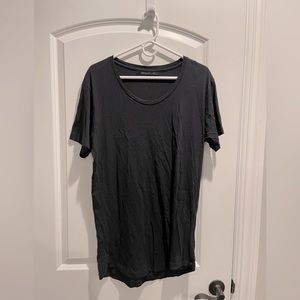 John Elliott U-neck shape t-shirt black medium very thin and soft